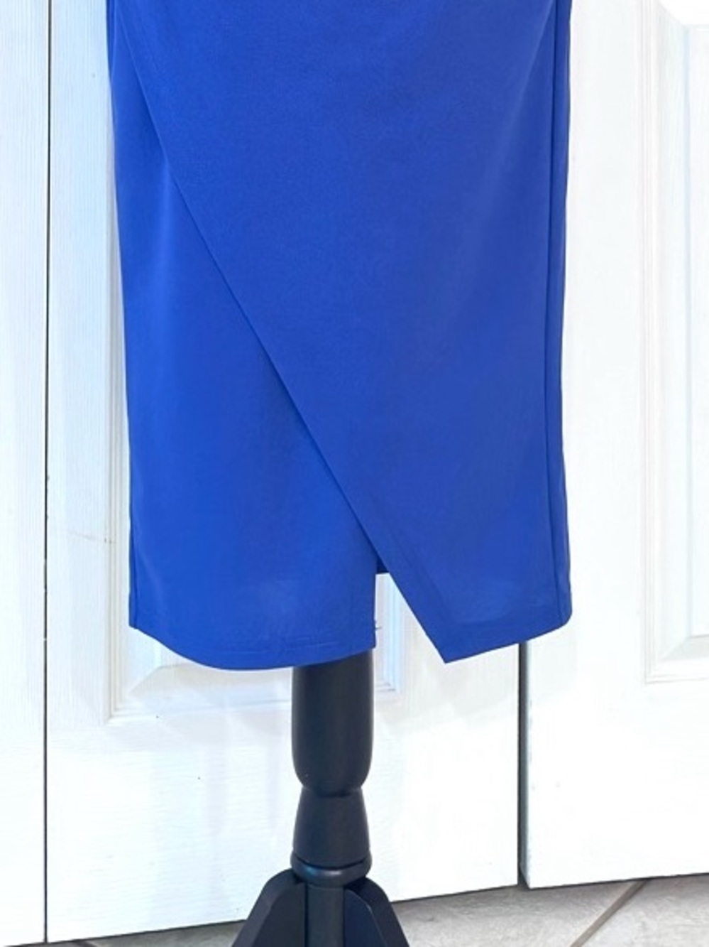 JJ HOUSE ~ Women’s Royal blue one shoulder dress with abstract lines size M - Picture 7 of 10